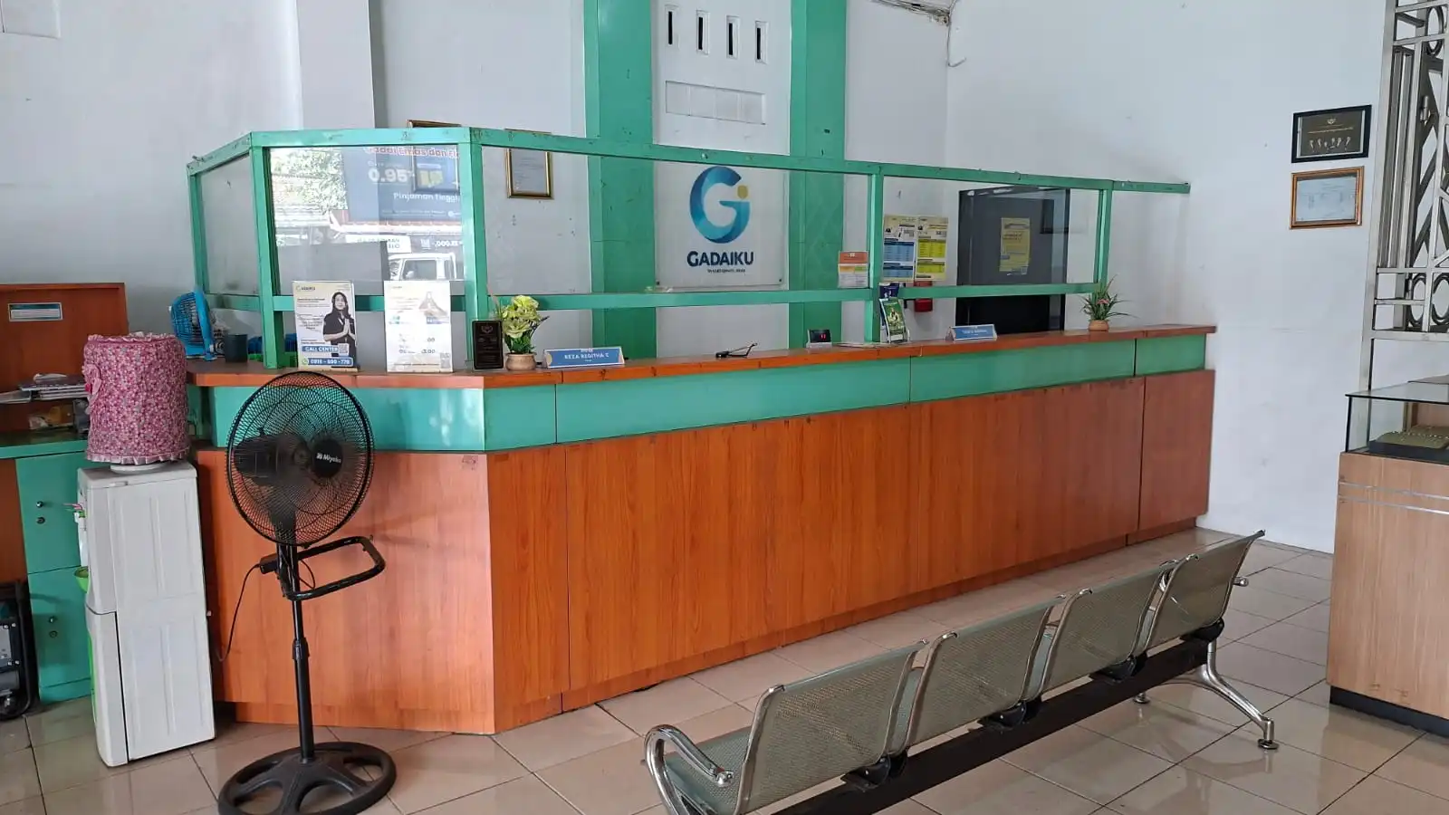 Cabang Gadaiku Parigi Interior